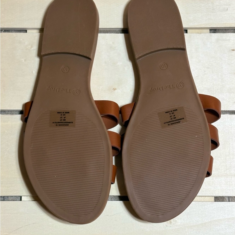 The Drop Women's Brown Slide Sandals with Interlocking Strap - Picture 5 of 7